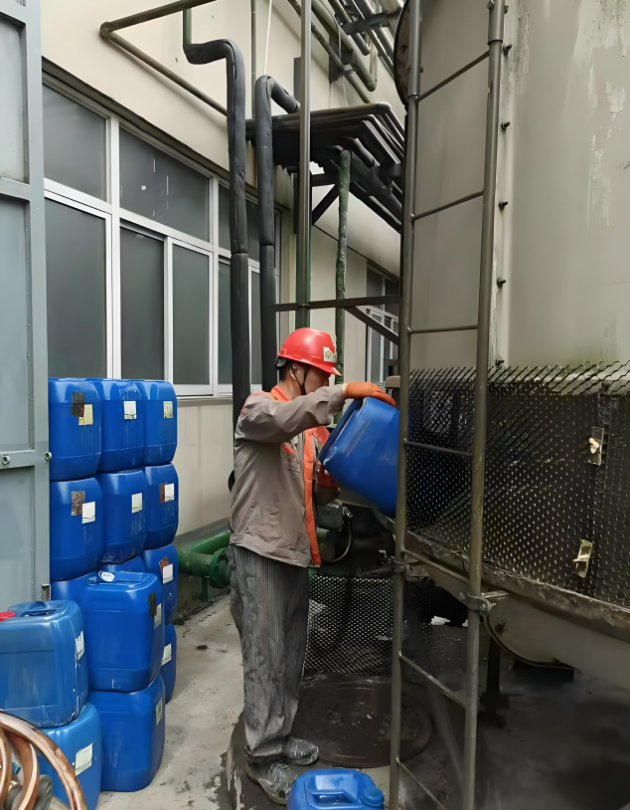 冷却塔清洗的两种方案