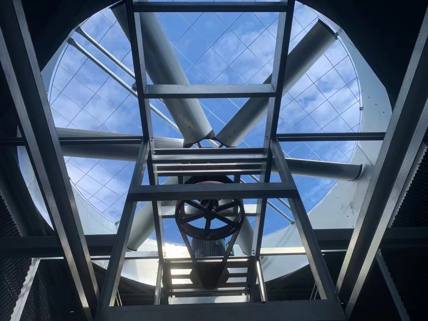 冷却塔电机安装