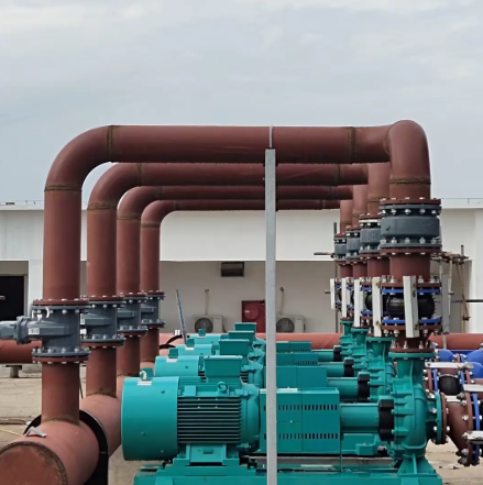 冷却塔配水管道和水